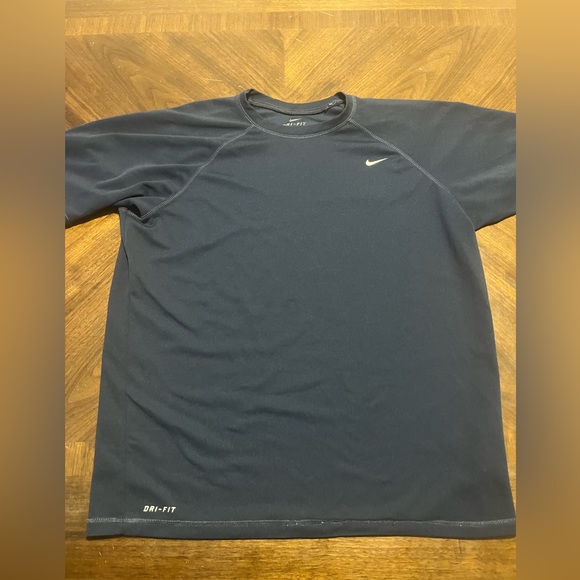 Nike Dry Fit T-Shirt - Picture 1 of 2